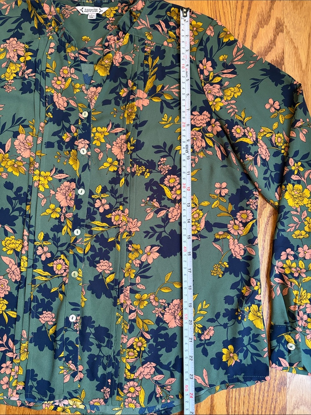 Nanette Lepore Lora Olive Green Floral Button-Up Top. Size: Large - Picture 6 of 10